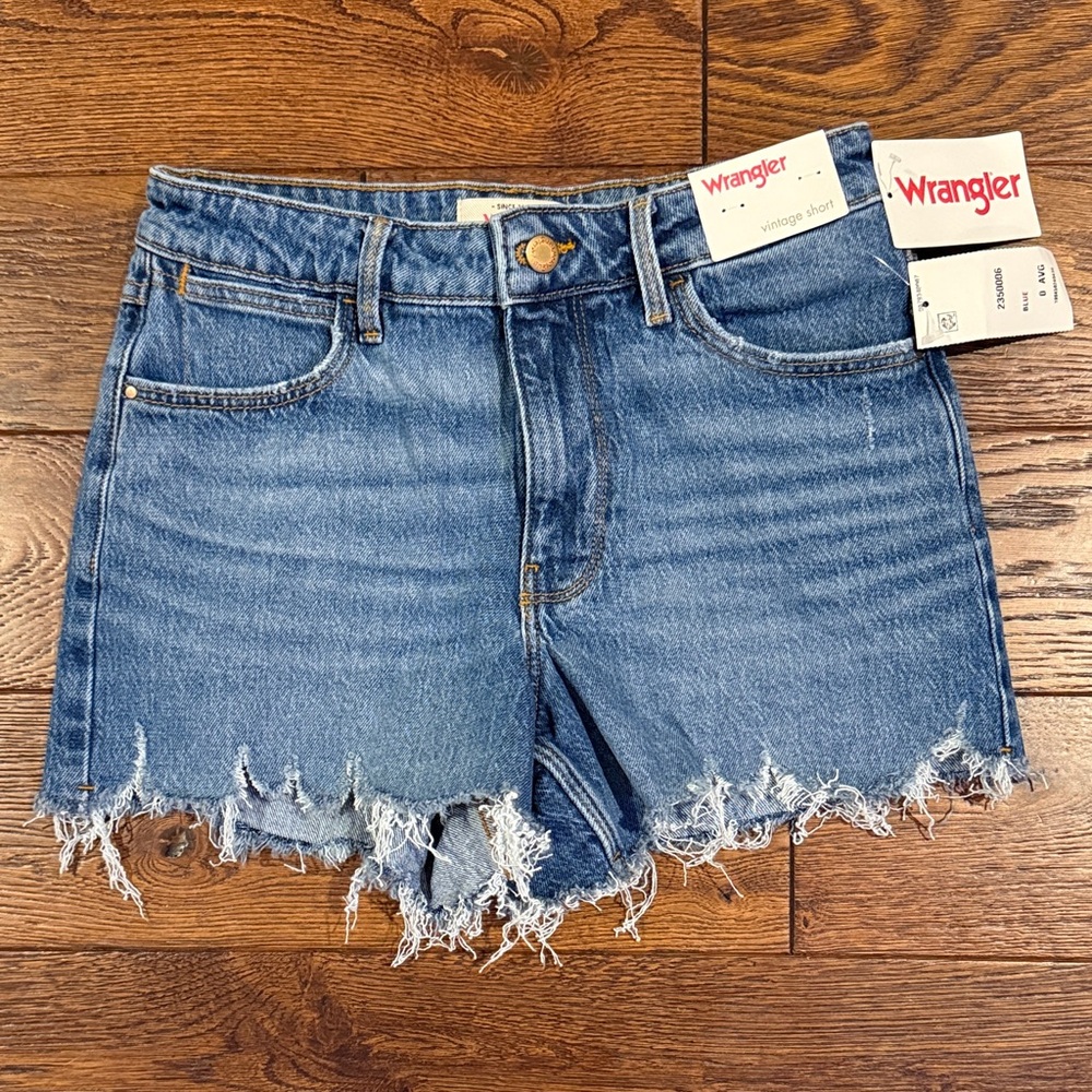 Wrangler Women's Frayed Hem Vintage Jean Shorts